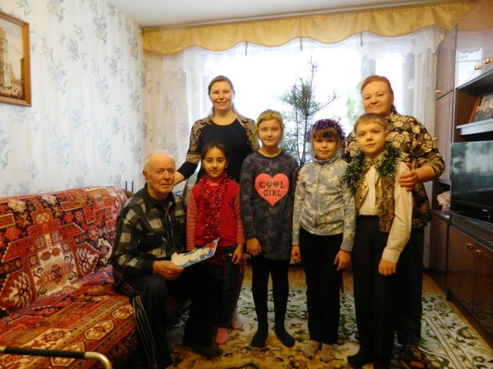 30.12.16_pozdravlyaem_veteranov_21