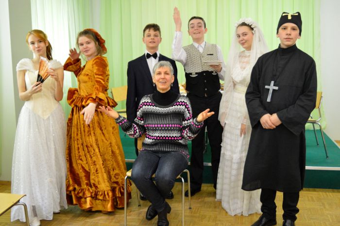 19.04.17_teatralnaya_gostinaya_7