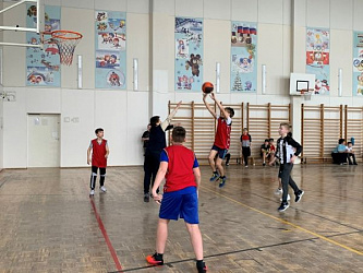 Школьные соревнования по стрит болу и баскетболу